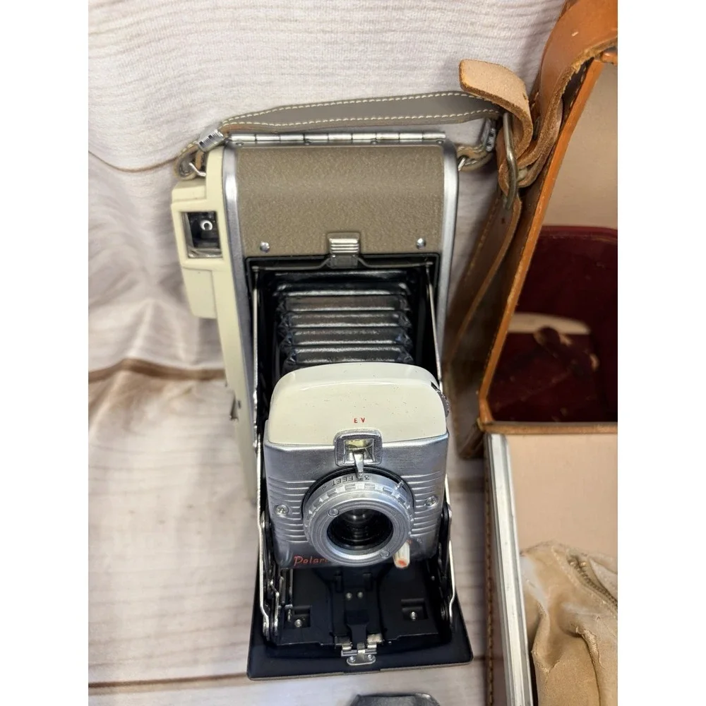 Polaroid Land‎ Camera Model 80A w Case Wink Light Flash Vintage Kit